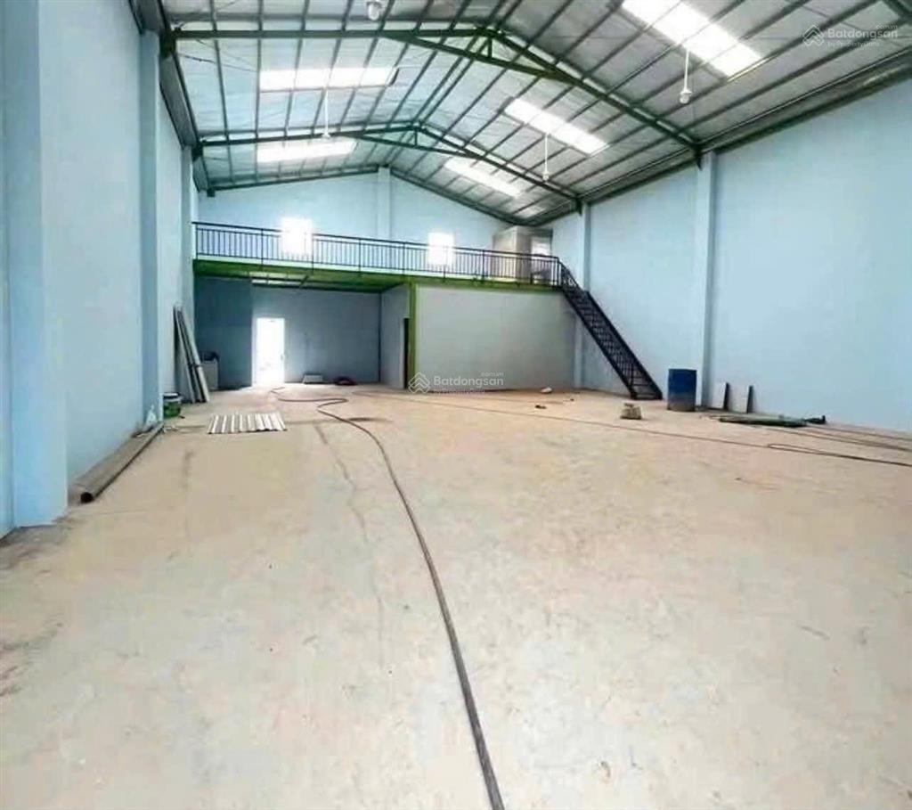 Cho thuê làm kho xưởng (600 m2 35 triệu / tháng) (bà điểm  hóc môn  hcm)