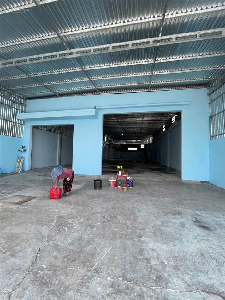 Cho thuê kho xưởng (800 m2  42 triệu / tháng) xuân thới thượng  hóc môn  hcm.