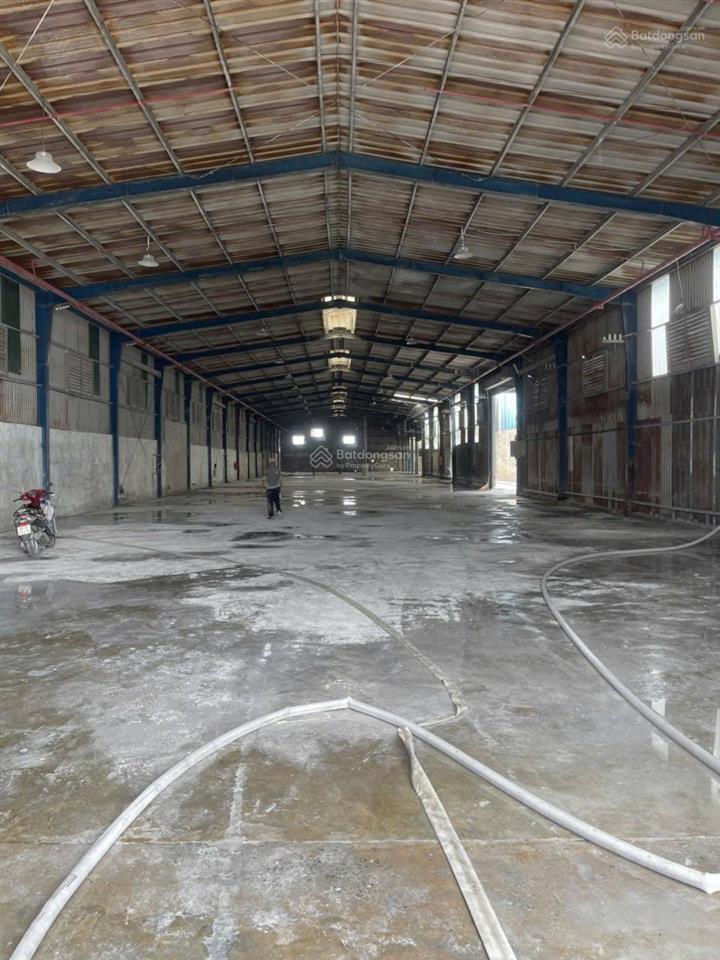 Cho thuê xưởng (2300 m2  130 triệu / tháng  đức hòa đông  long an)