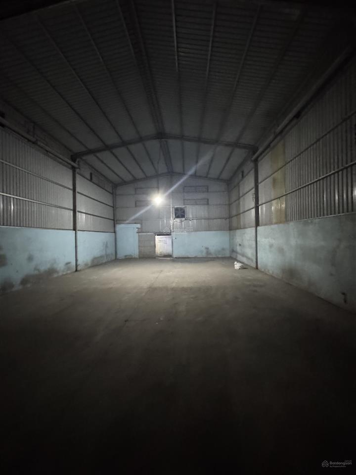 Cho thuê xưởng 600 m2 (18 triệu / tháng) đức hoà  long an