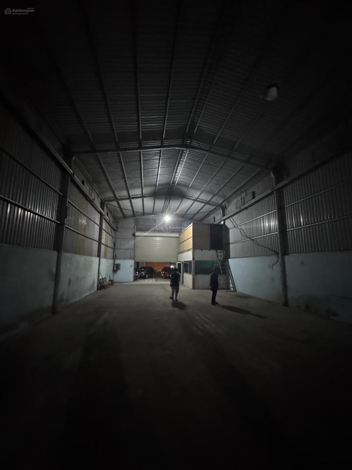 Cho thuê xưởng 600 m2 (18 triệu / tháng) đức hoà  long an