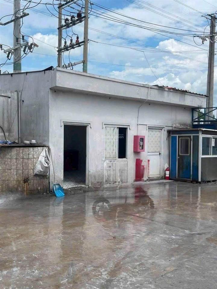 Cho thuê kho xưởng 2000 m2 ( 120 triệu / tháng) đức hòa đông long an