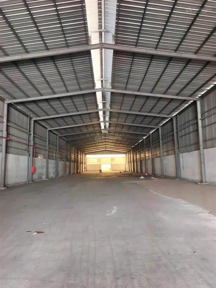 Cho thuê kho xưởng 2000 m2 ( 120 triệu / tháng) đức hòa đông long an
