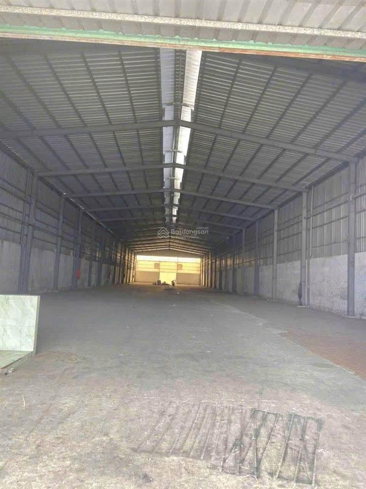 Cho thuê kho xưởng 2000 m2 ( 120 triệu / tháng) đức hòa đông long an