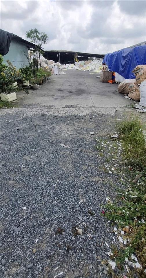 Cho thuê xưởng ó keo, bầm keo 3500 m2 ( 70 triệu / tháng ) ( bình chánh  hcm )