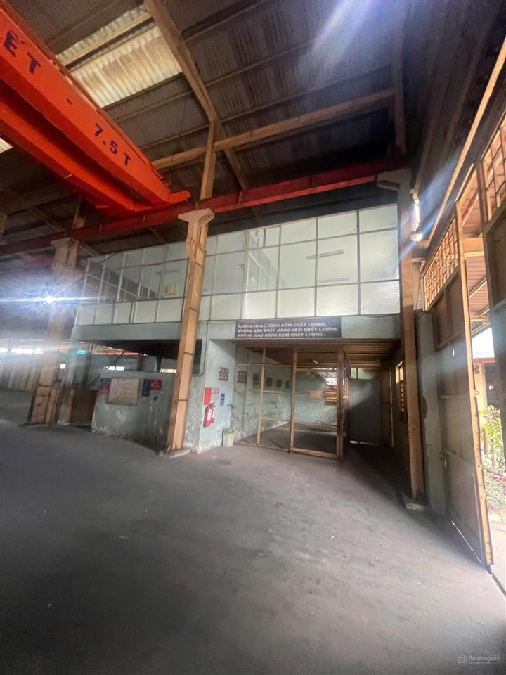 Xưởng 8000 m2 (75 triệu) làm cơ khí đức hòa đông  long an.