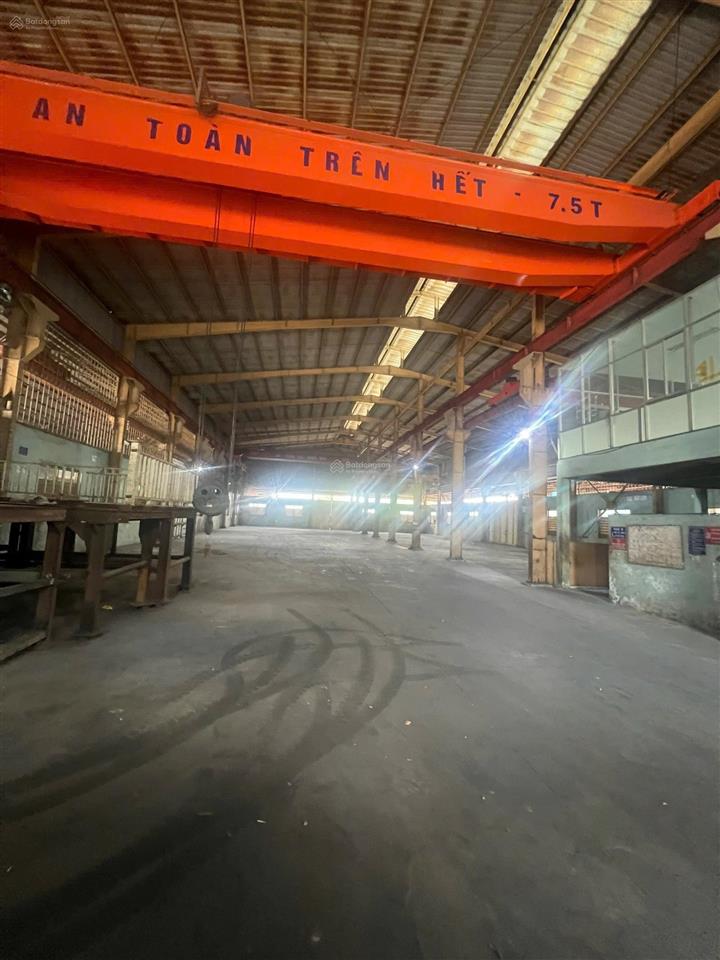 Xưởng 8000 m2 (75 triệu) làm cơ khí đức hòa đông  long an.