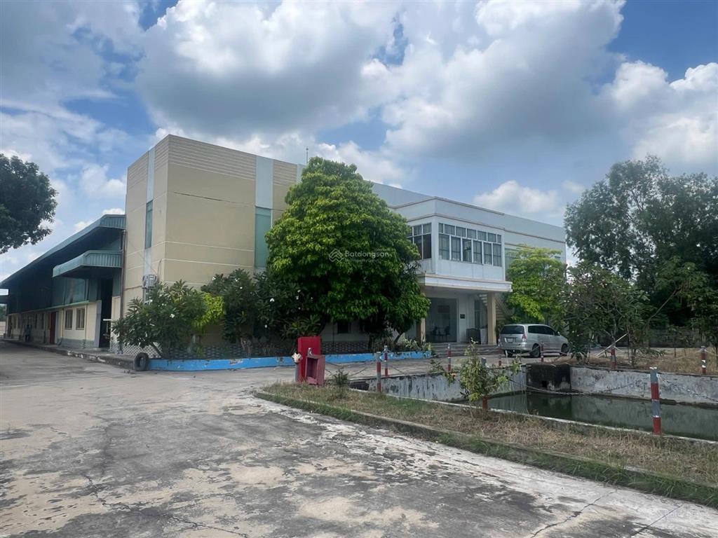 Cho thuê nhà xưởng 4000 m2 (160 triệu / tháng) ngoài kcn đức hòa long an