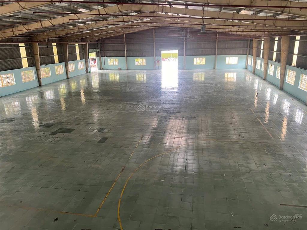 Cho thuê nhà xưởng 4000 m2 (160 triệu / tháng) ngoài kcn đức hòa long an