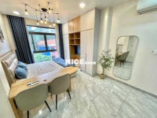 Cho thuê căn hộ dịch vụ full nt cửa sổ đón nắng đường nguyễn hữu cảnh sát quận 1 dễ đi các quận