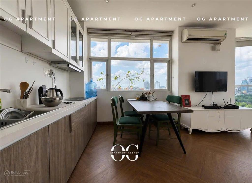 Penhouse full nội thất view kính ngắm trọn thành phố tại bờ kè trường sa phú nhuận đi quận 1 chỉ 5p