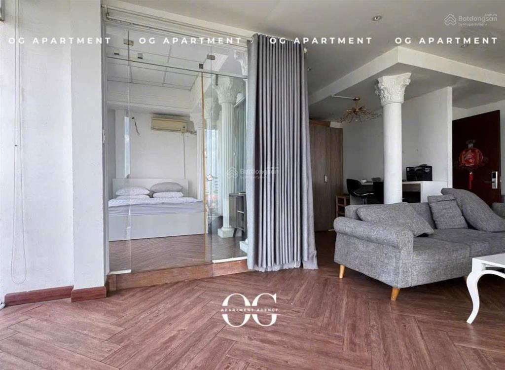 Penhouse full nội thất view kính ngắm trọn thành phố tại bờ kè trường sa phú nhuận đi quận 1 chỉ 5p