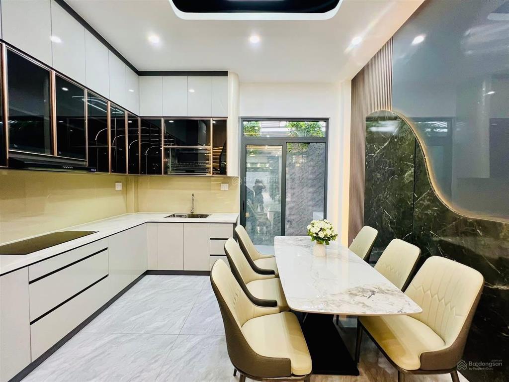 Hiếm! nhà xây mới 100% ngã tư ga  chợ cầu đồng, dt 4x20m  khu đồng bộ đường 9m