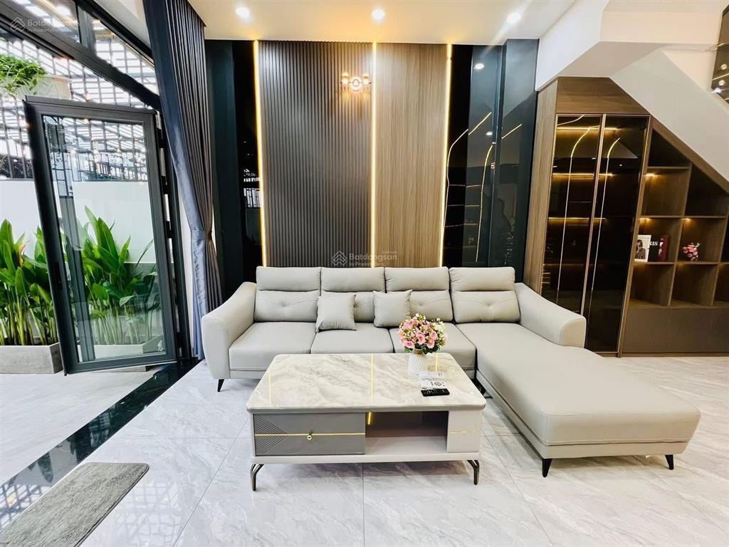 Hiếm! nhà xây mới 100% ngã tư ga  chợ cầu đồng, dt 4x20m  khu đồng bộ đường 9m