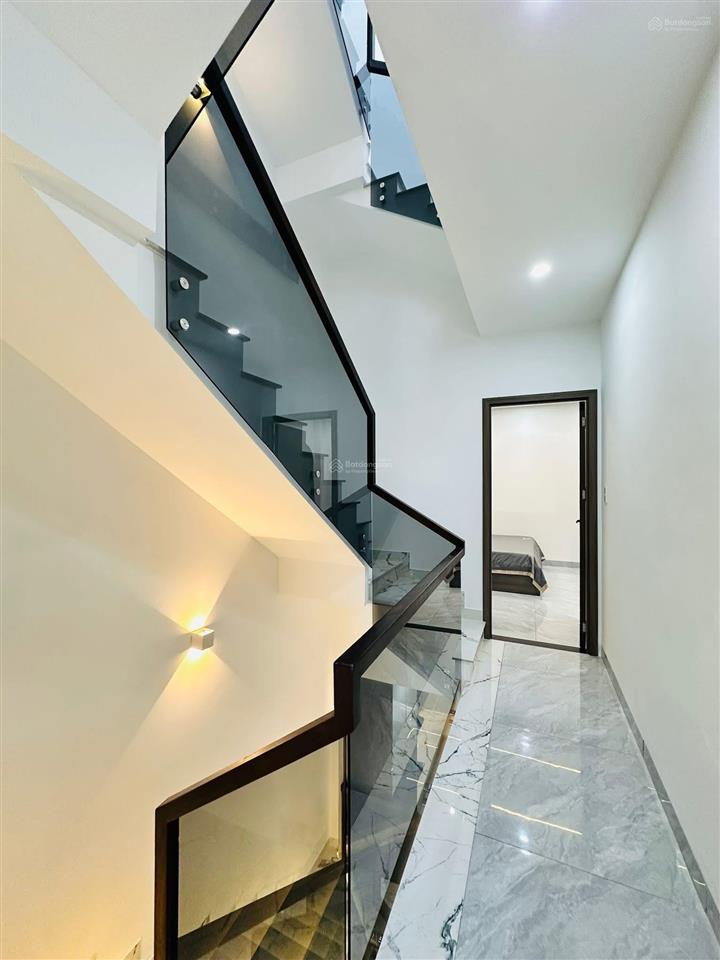 Hiếm! nhà xây mới 100% ngã tư ga  chợ cầu đồng, dt 4x20m  khu đồng bộ đường 9m