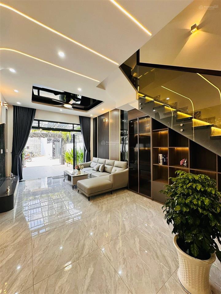 Hiếm! nhà xây mới 100% ngã tư ga  chợ cầu đồng, dt 4x20m  khu đồng bộ đường 9m