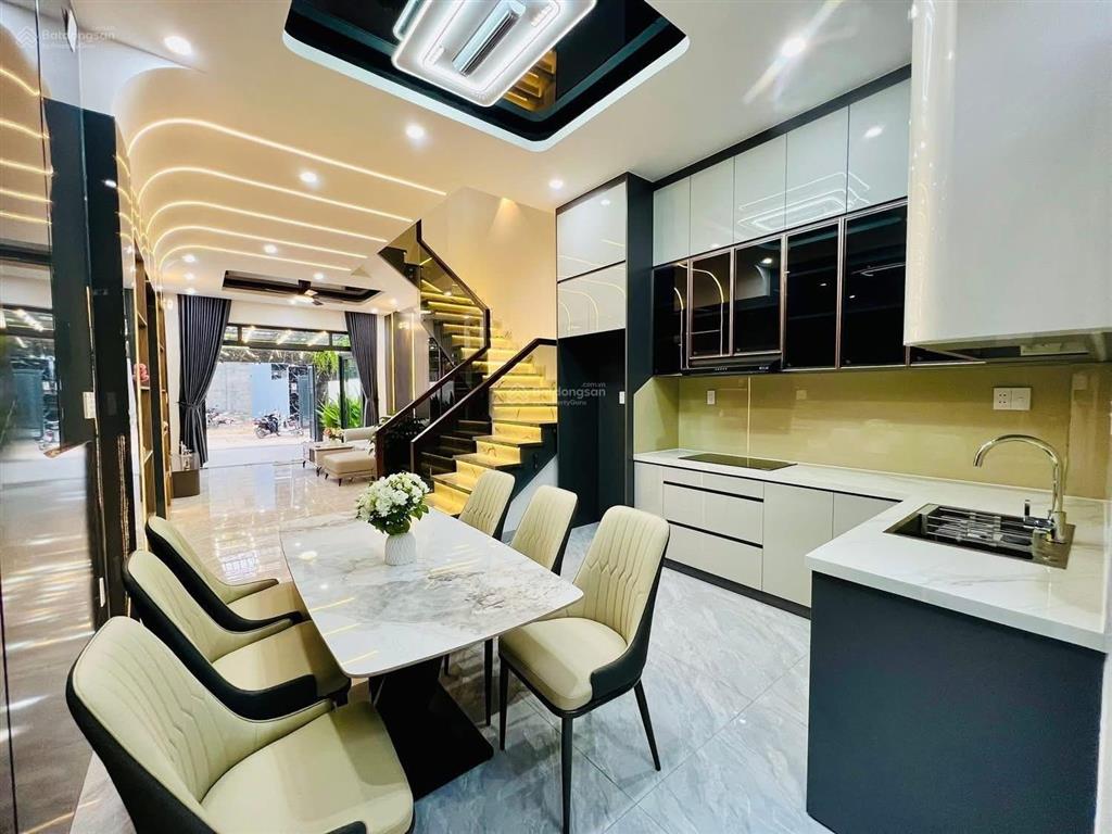 Hiếm! nhà xây mới 100% ngã tư ga  chợ cầu đồng, dt 4x20m  khu đồng bộ đường 9m