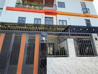 Hiếm! cặp nhà mới ngang 7x10m gần chợ minh phát  tx22, 4 phòng ngủ(1pn dưới trệt)