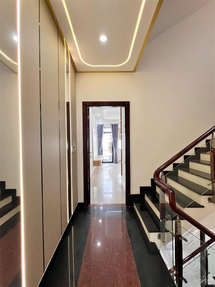 $nhà mới shr 4x17, gần chợ cầu đồng  sông sg, 5 tầng (đường oto tới nhà).