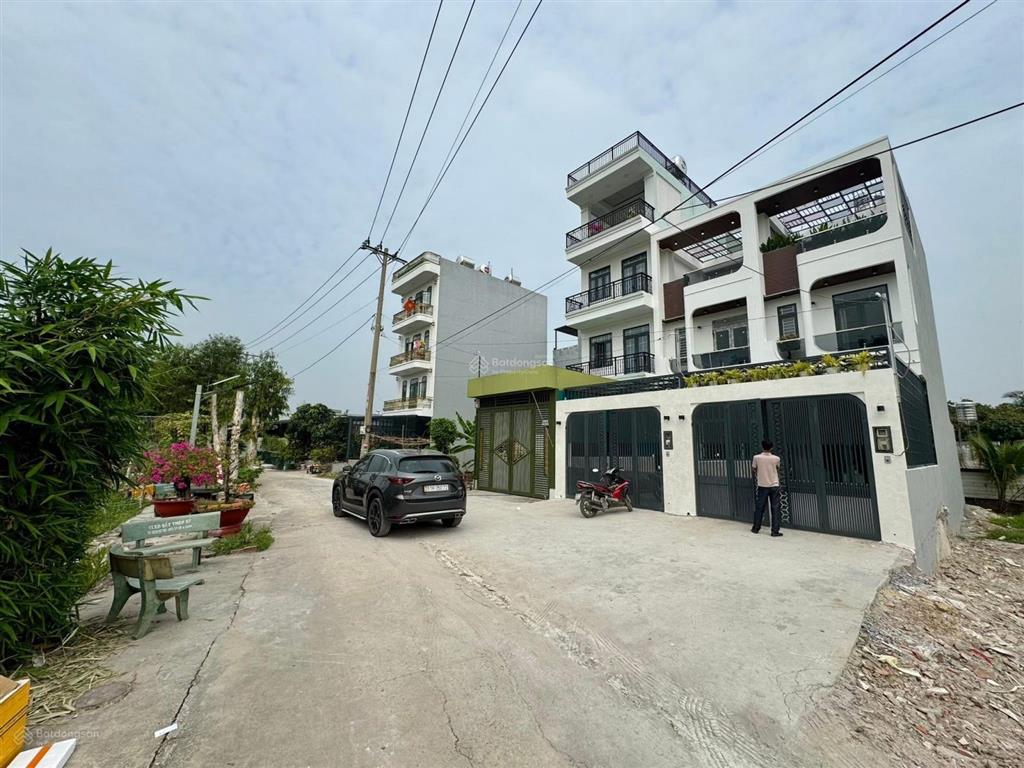 Hiếm! nhà xây mới mặt tiền sông vàm thuật  ngay hà huy giáp  thông ra sông sg. (4x25m)