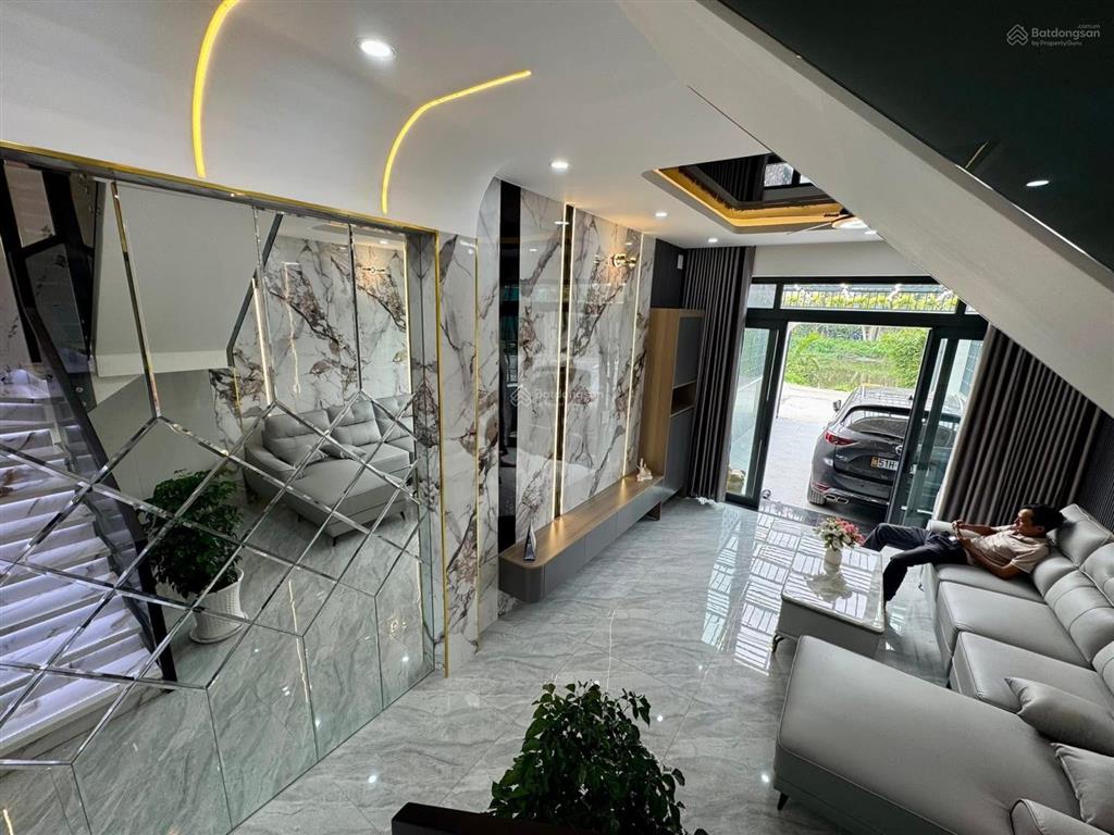 Hiếm! nhà xây mới mặt tiền sông vàm thuật  ngay hà huy giáp  thông ra sông sg. (4x25m)