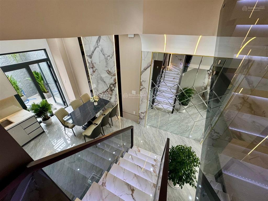 Hiếm! nhà xây mới mặt tiền sông vàm thuật  ngay hà huy giáp  thông ra sông sg. (4x25m)