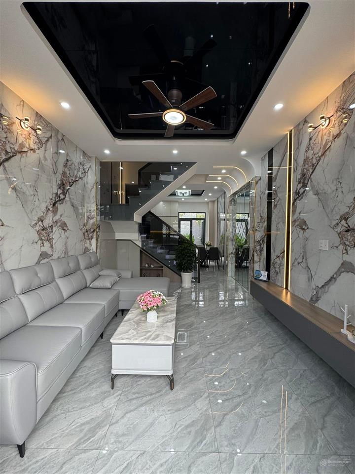 Hiếm! nhà xây mới mặt tiền sông vàm thuật  ngay hà huy giáp  thông ra sông sg. (4x25m)