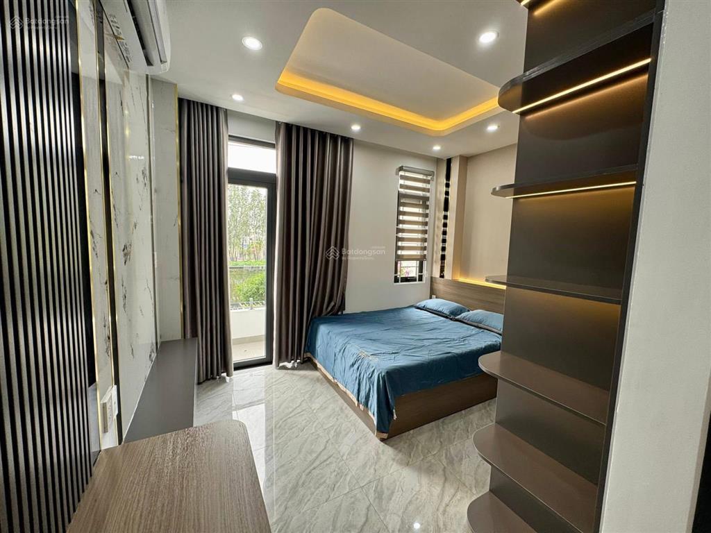 Hiếm! nhà xây mới mặt tiền sông vàm thuật  ngay hà huy giáp  thông ra sông sg. (4x25m)