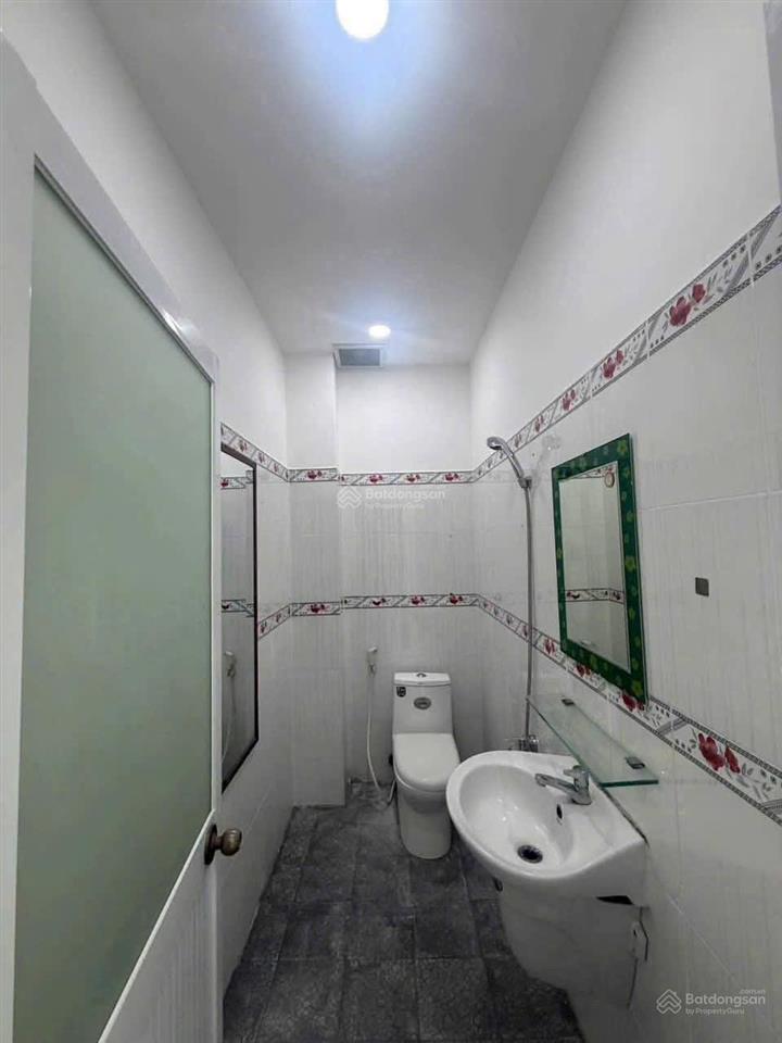 Nhà đường oto 4 x 16., hẻm 43/ gần chợ vườn lài, quận 12.