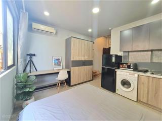 Quá hời! toà chdv cầu giấy, 78m2*8t*17pkk, dt 1.2tỷ/năm, lô góc 2 thoáng, gần phố, thang máy, pccc