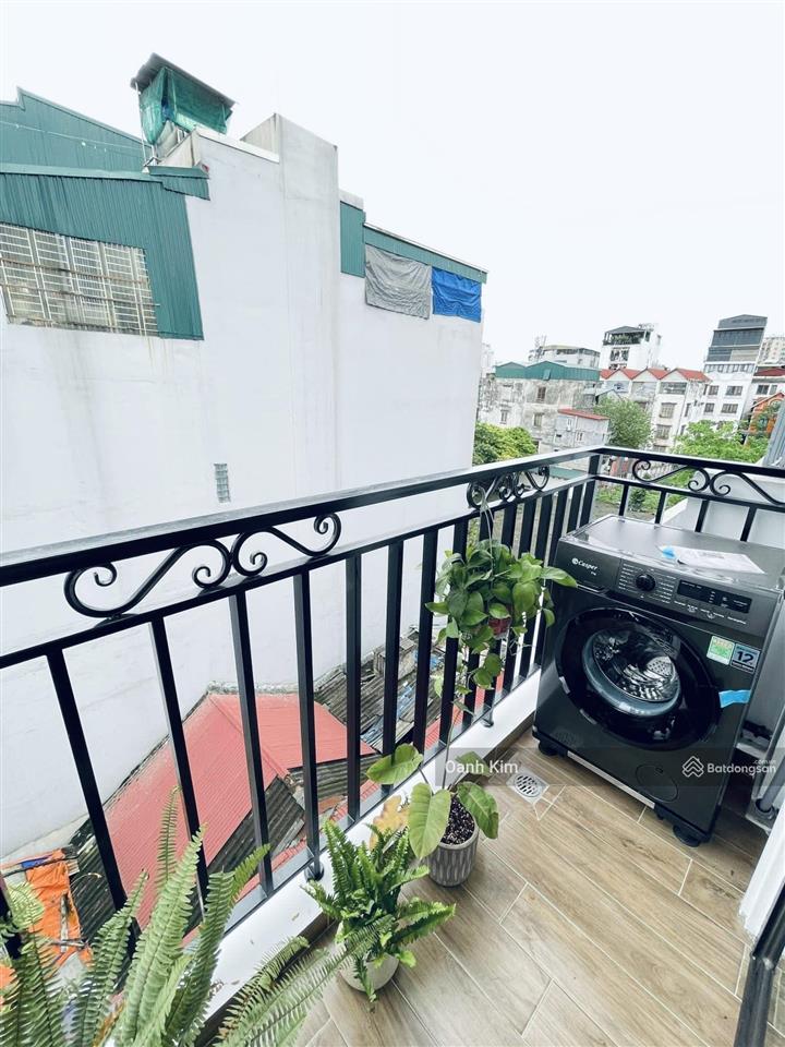 Gấp! toà ccmn nguyễn ngọc vũ, 58m2*6t*12pkk, dt~800tr/năm, 30m ra oto, sát phố, ngõ thông kd, pccc