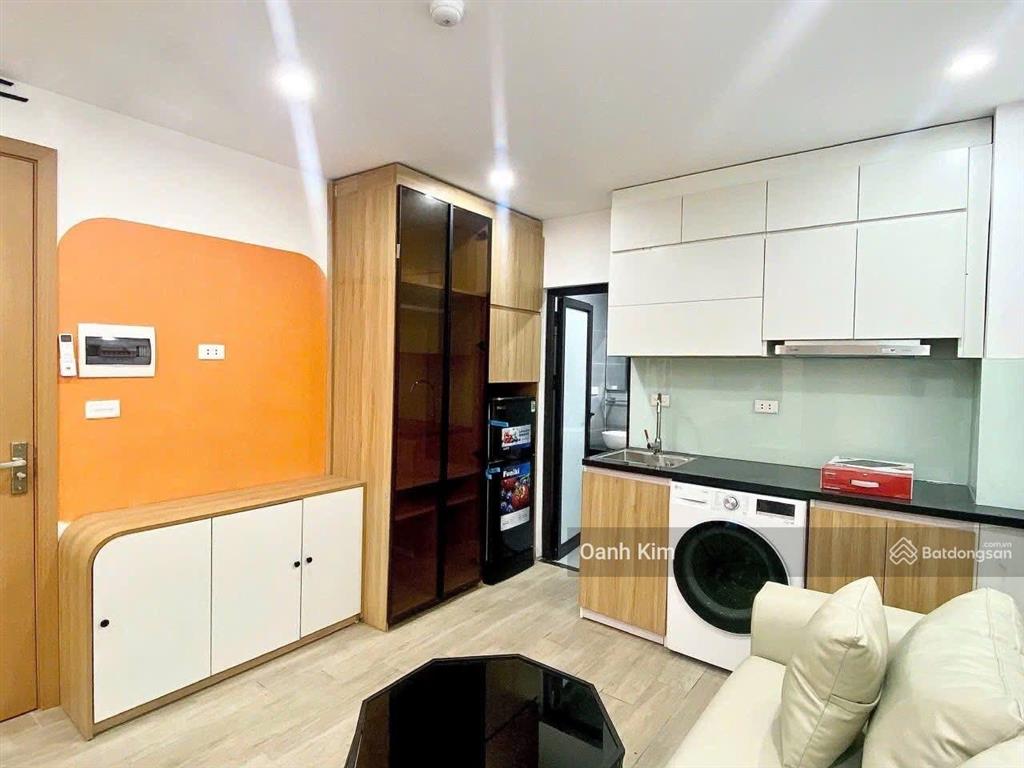Chủ mót bán! toà ccmn đường láng, ngay ngã tư sở, 61m2*6t*13pkk, dt 900tr/năm, thang máy, pccc