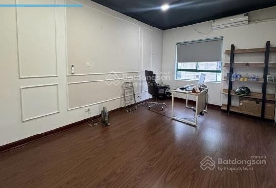 Chính chủ bán gấp căn hộ 18t2 trung hoà nhân chính 102m2, 2pn, tầng cao, 2 ban công, giá tốt.