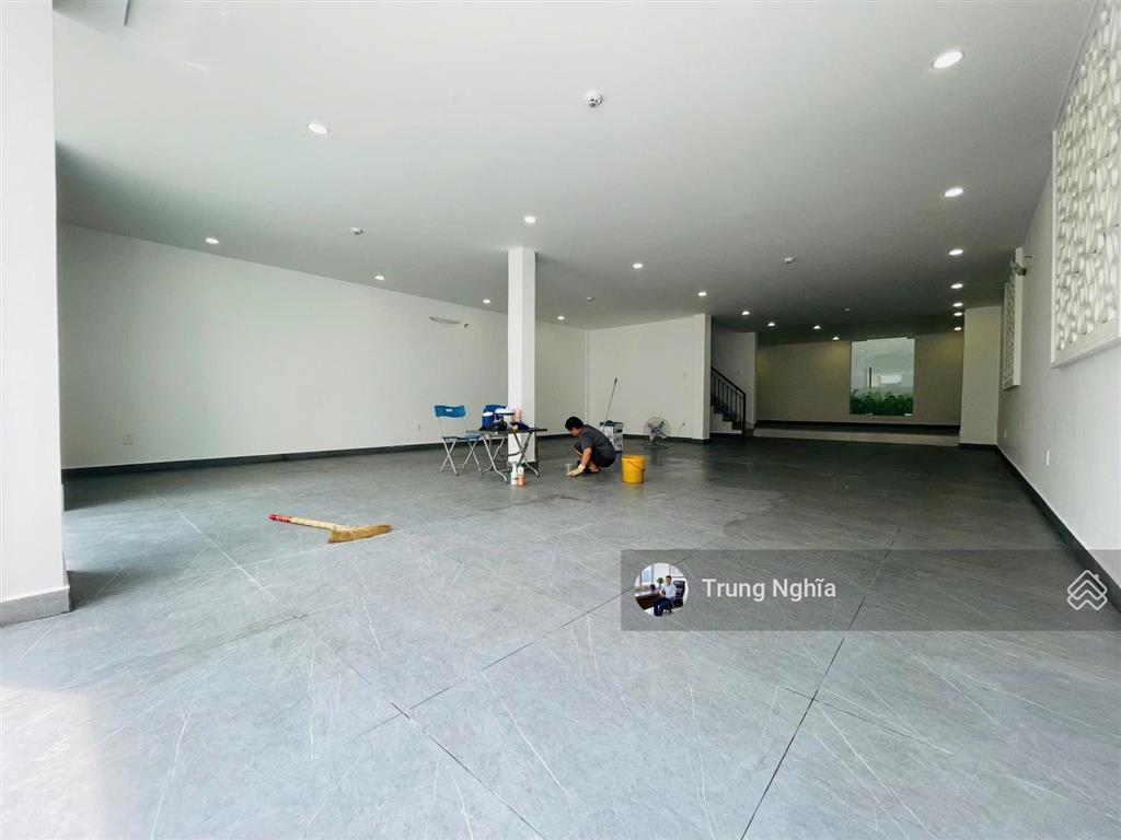 Tòa nhà mặt tiền đường lê văn sỹ diện tích 9x20m hầm 5 tầng cho thuê