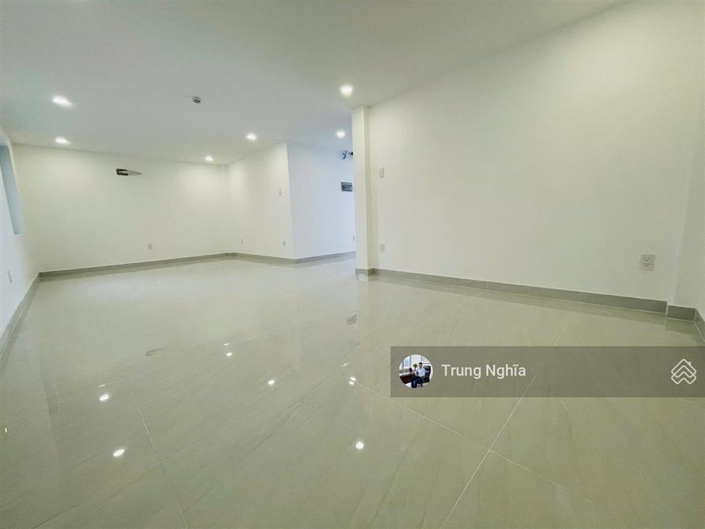 Tòa nhà mặt tiền đường lê văn sỹ diện tích 9x20m hầm 5 tầng cho thuê