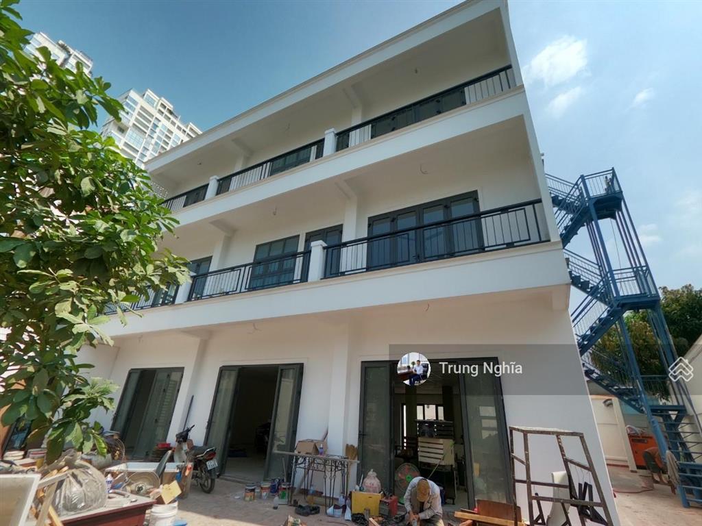 Nhà đường nam kỳ khởi nghĩa diện tích 20x25m trệt 2 lầu, sàn suốt cho thuê