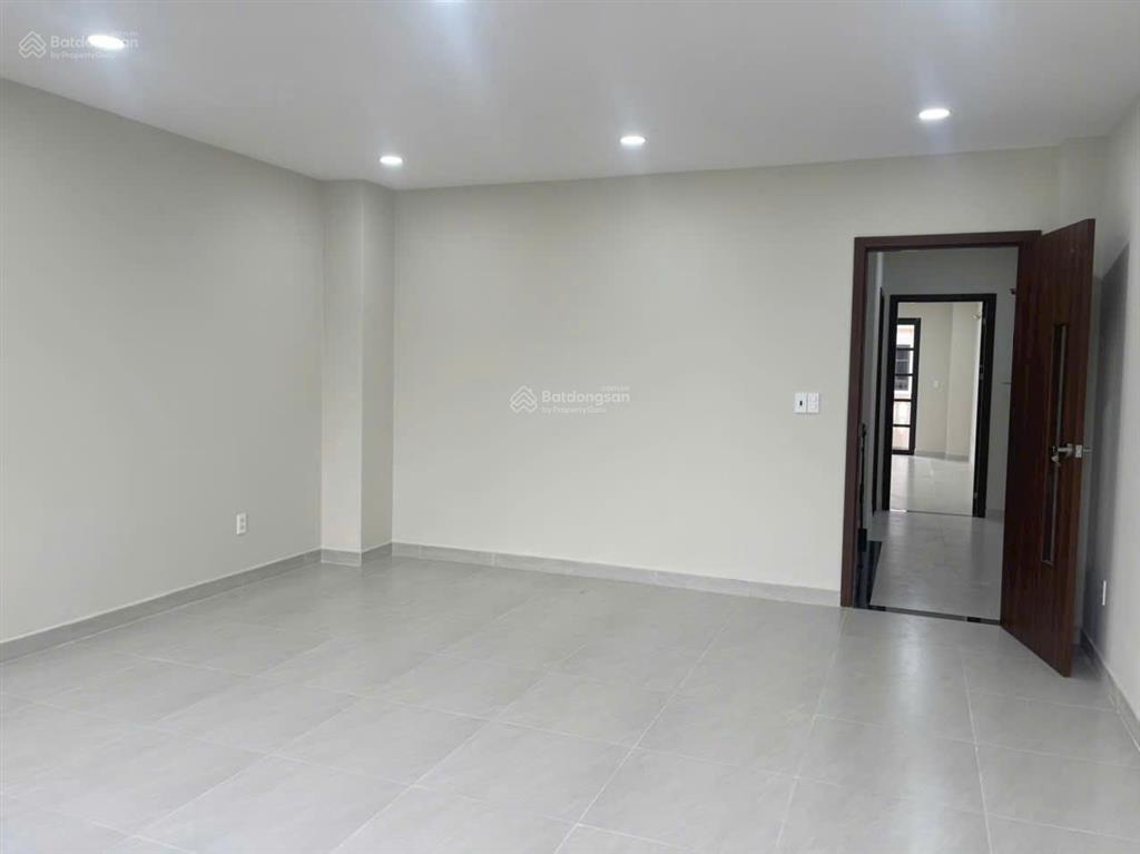 Nhà đường hoàng hoa thám, diện tích 5x20m, 1 hầm nổi, 1 trệt, 3 lầu cho thuê