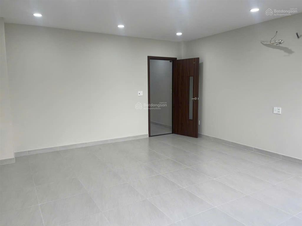 Nhà đường hoàng hoa thám, diện tích 5x20m, 1 hầm nổi, 1 trệt, 3 lầu cho thuê