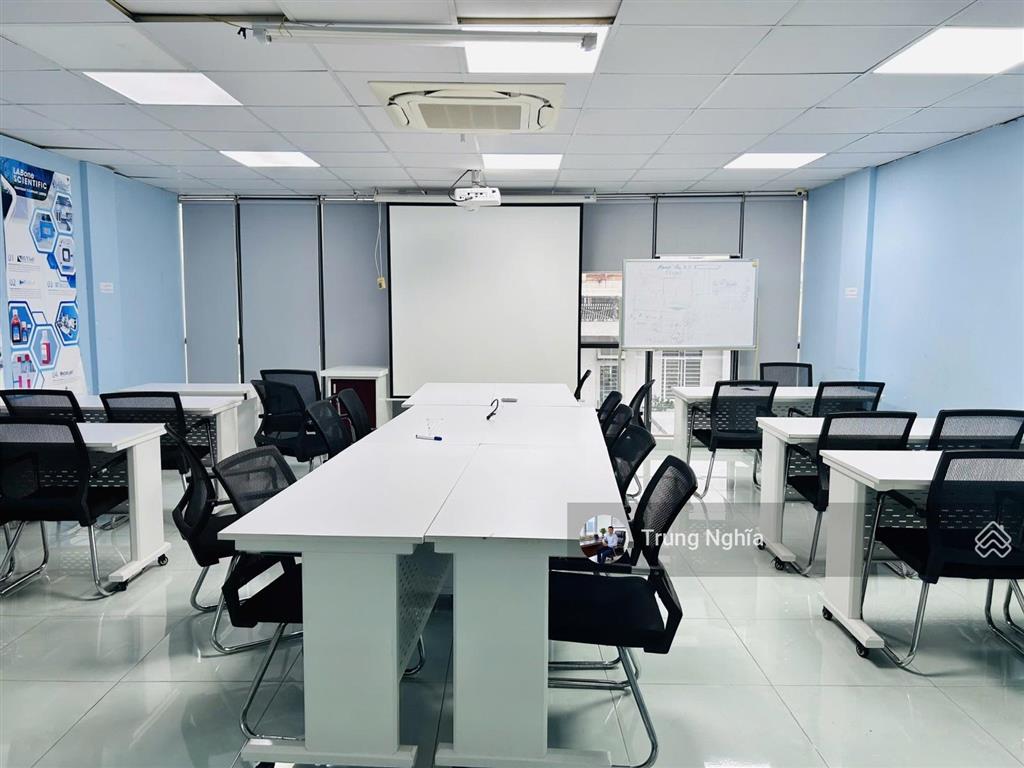 Nhà đường hoa lan diện tích 8x20m hầm trệt 3 lầu cho thuê