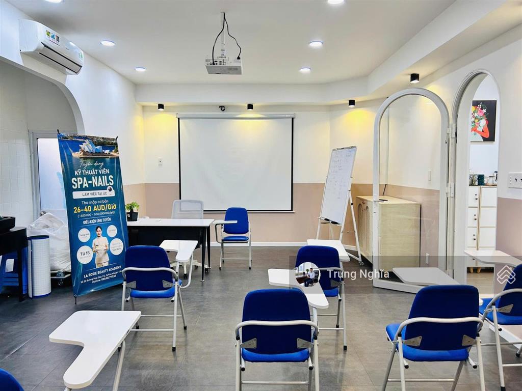 Nhà đường hoàng văn thụ, diện tích 15x30m, trệt 2 lầu cho thuê