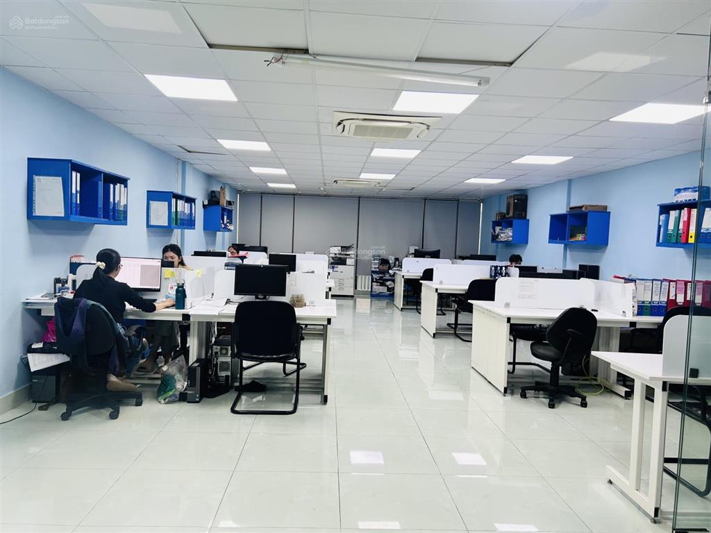Cho thuê tòa nhà đường cộng hòa, 8x25m, 1 hầm, 4 tầng