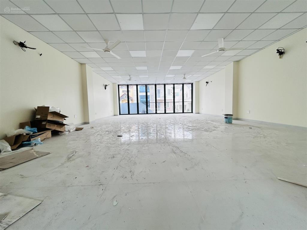 Cho thuê nhà đường hoàng hoa thám, dt 8x20m 1 hầm 1 trệt 4 lầu