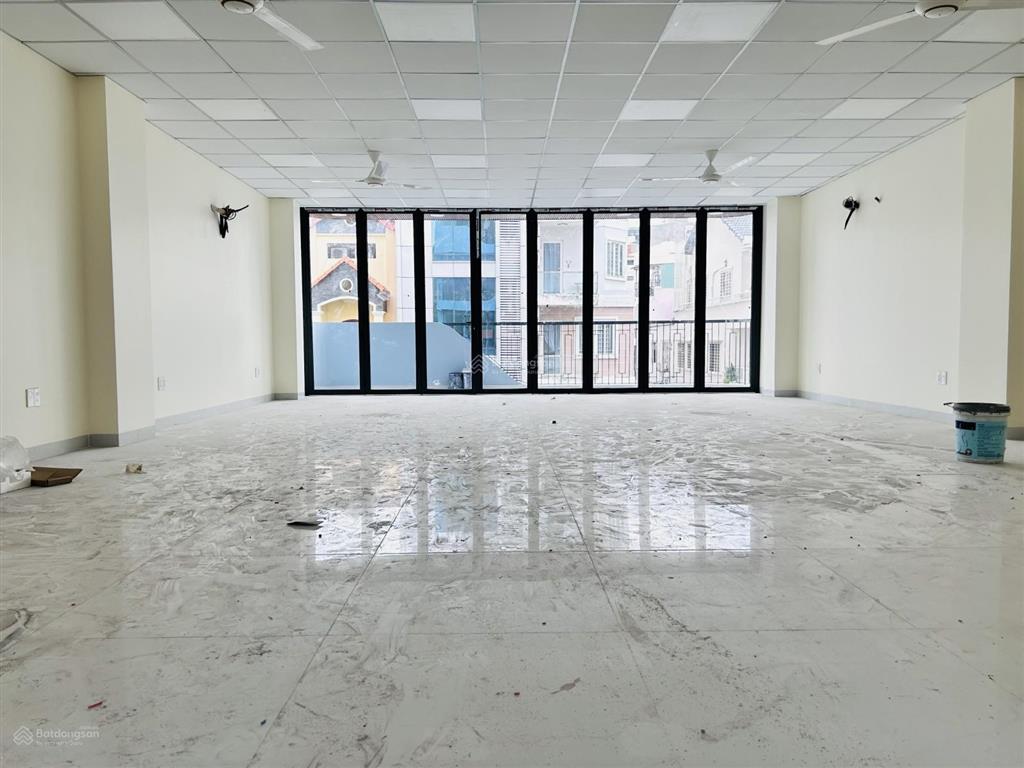 Cho thuê nhà đường hoàng hoa thám, dt 8x20m 1 hầm 1 trệt 4 lầu