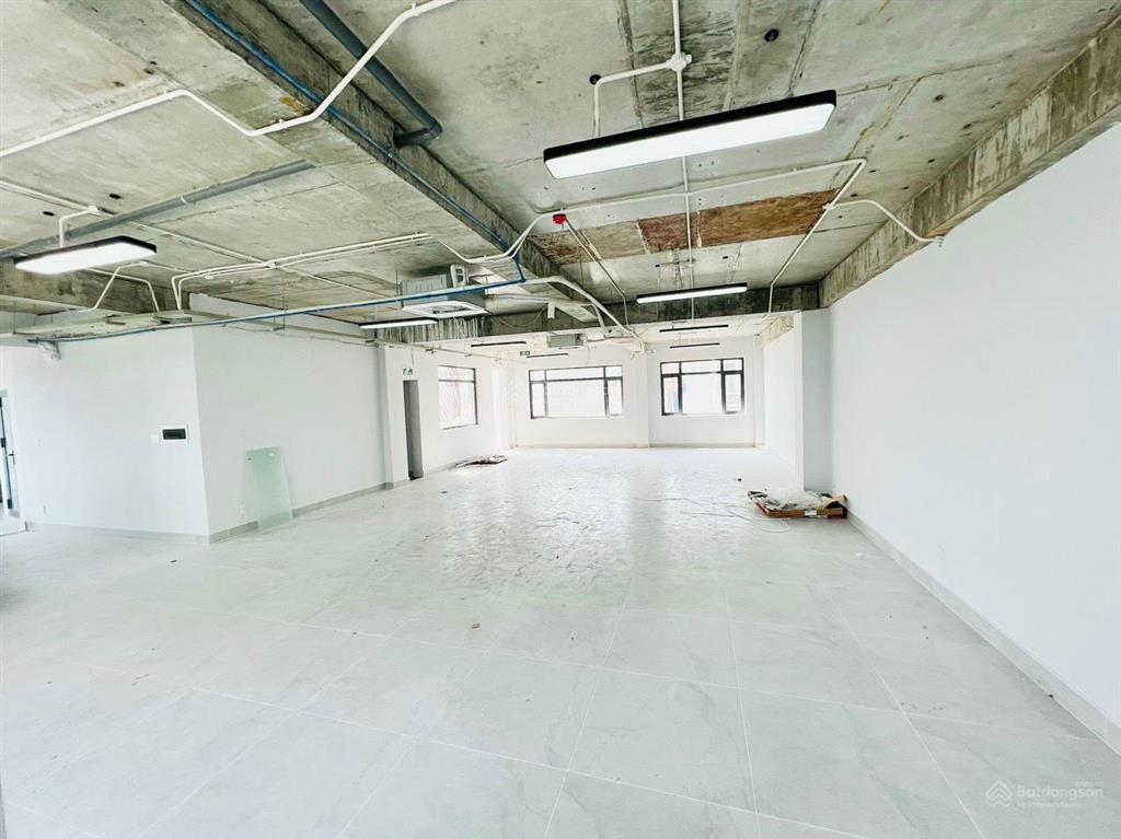 Cho thuê nhà đường trường chinh, dt 7x20m, 1 hầm, 1 trệt, 3 lầu
