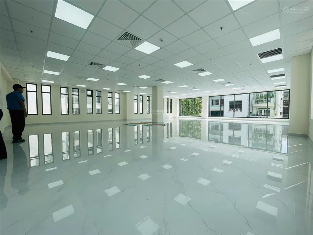 Tòa nhà đường phan văn trị, diện tích 14x25m, trệt 4 lầu cho thuê