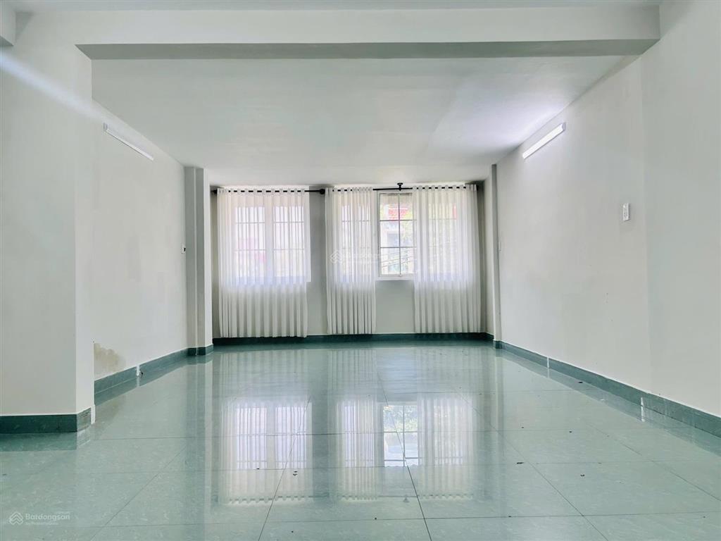 Nhà đường hồng hà, diện tích 5x20m, trệt 2 lầu sân thượng cho thuê