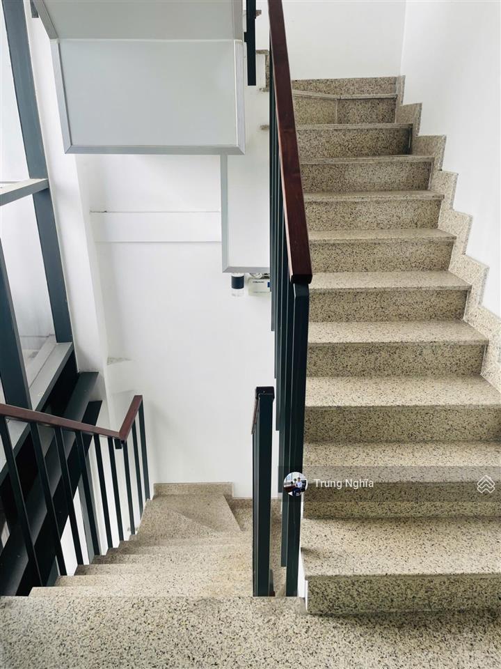 Tòa nhà 2 mặt tiền đường phan văn trị, diện tích 8x20m, hầm 6 tầng cho thuê