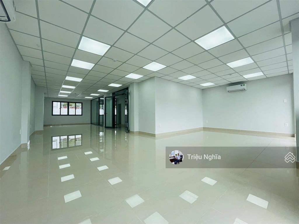 Nhà đường trường sơn, diện tích 10x20m, hầm, trệt, 3 lầu, cho thuê