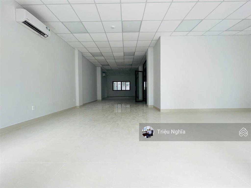 Nhà đường trường sơn, diện tích 10x20m, hầm, trệt, 3 lầu, cho thuê