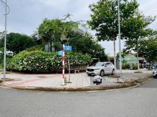 Căn biệt thự góc 2 mặt tiền được xây để ở, nay mới quyết định bán cách sân bay qt long thành 7km
